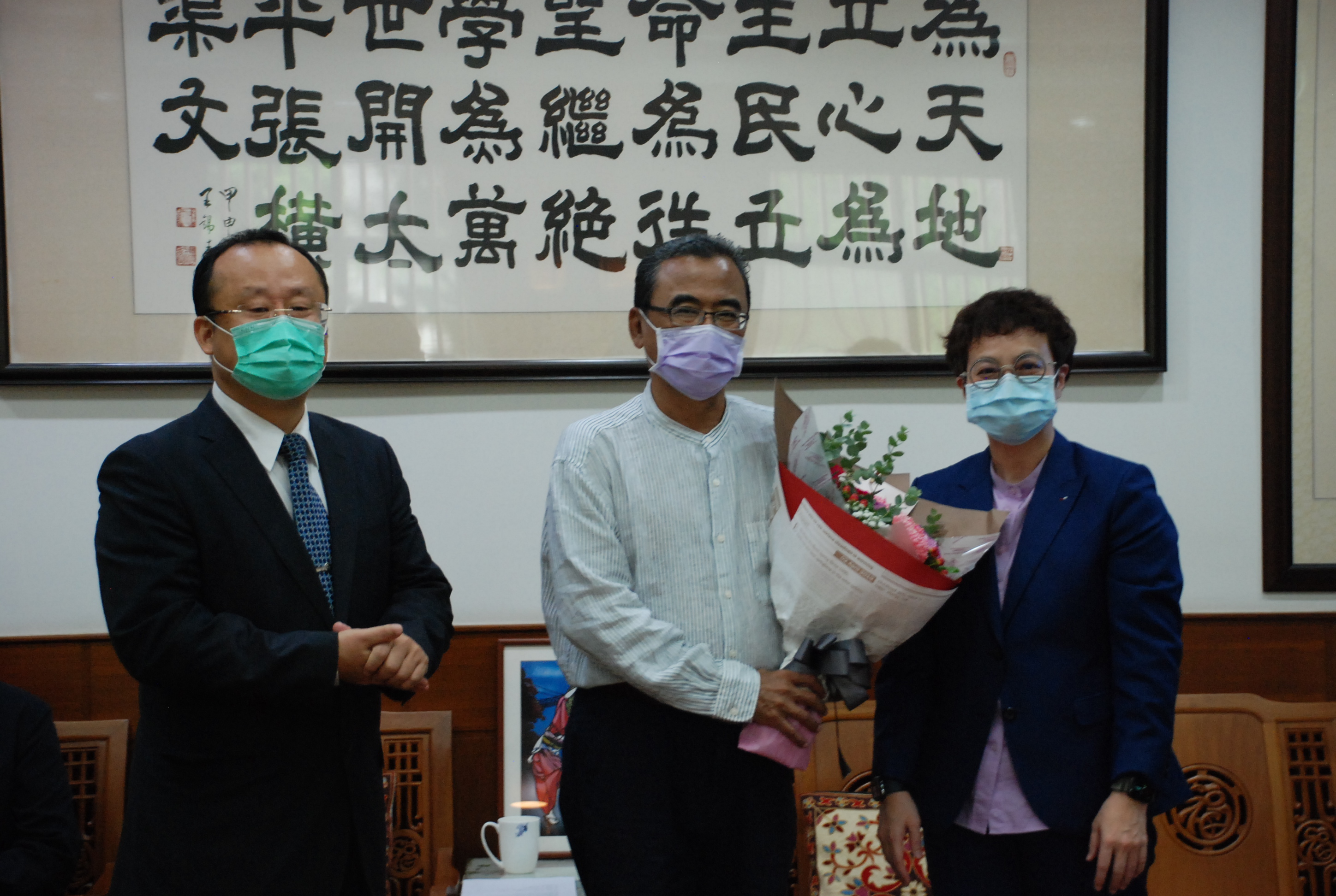 南應大推動台灣原創漫畫榮聘林奎佑（魚夫）榮譽教授