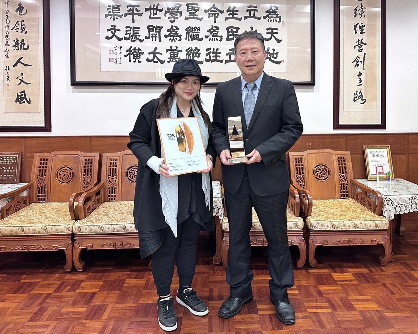 商品設計系 連佳惠老師榮獲IDA美國國際設計獎金獎