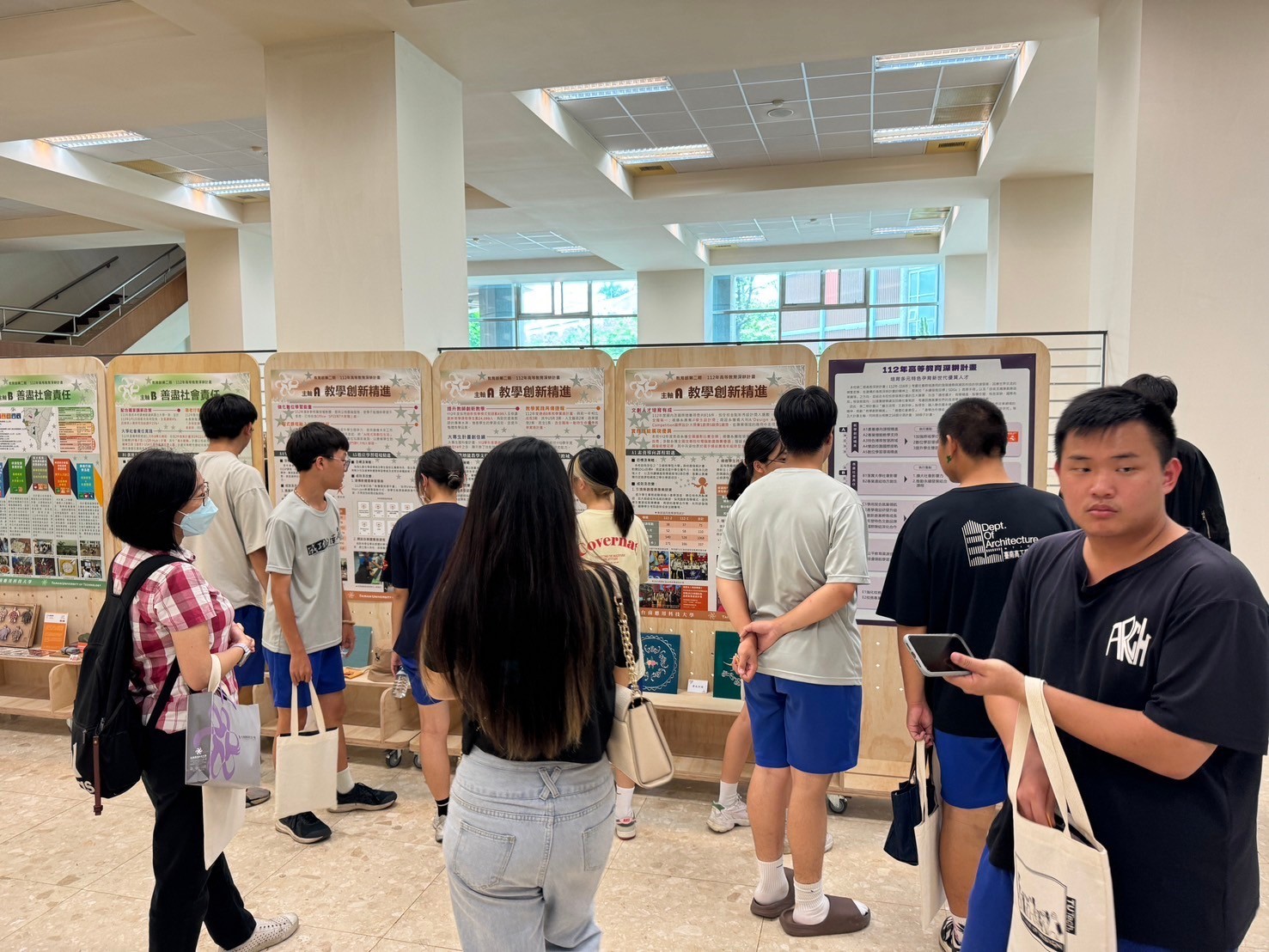 南應大高教深耕暨大學社會責任實踐計畫成果展 展現文創特色發展之「創新精進・化育深耕・責任落實」