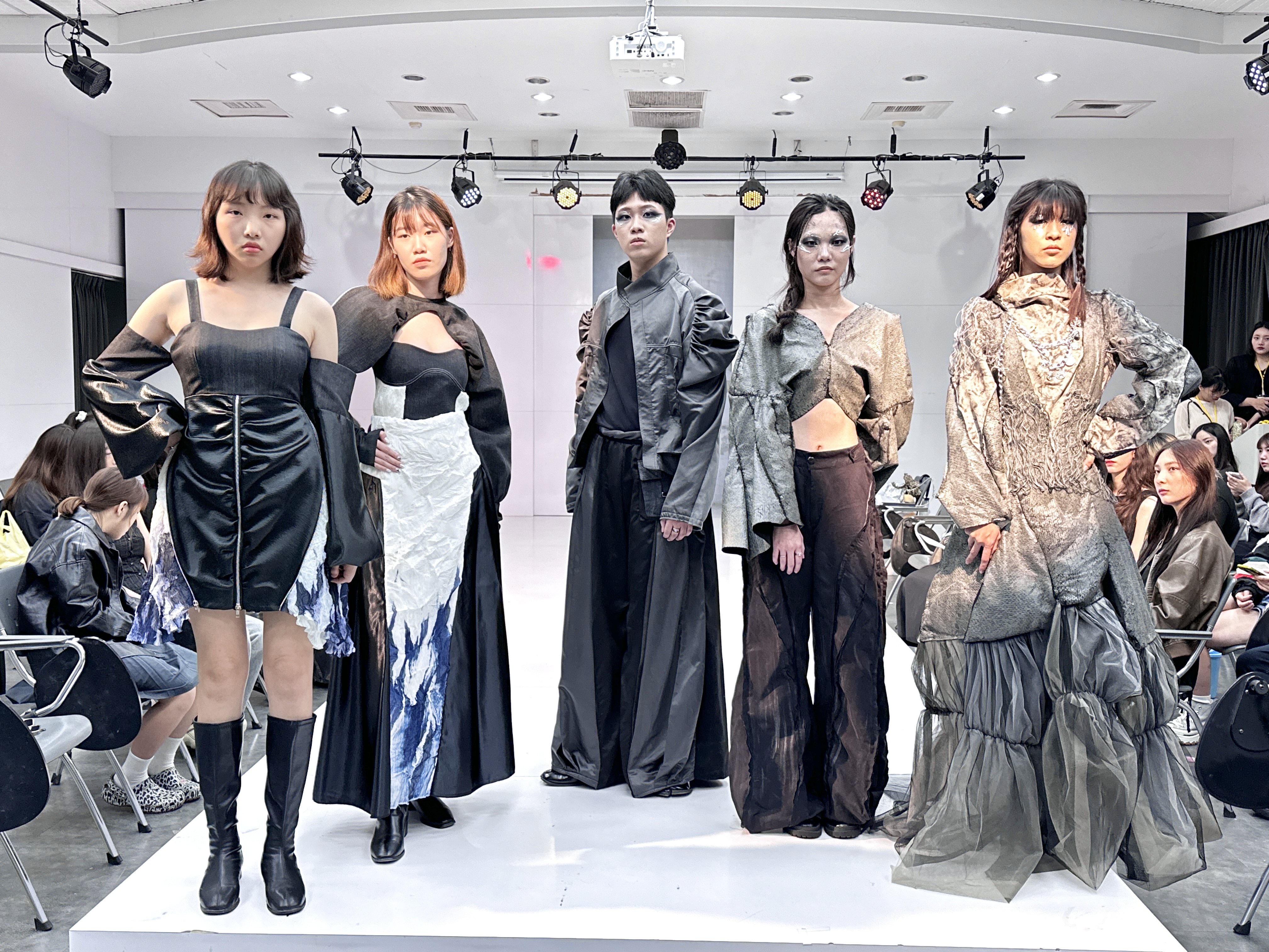 114級南應大服飾設計管理系畢業服裝動態展演