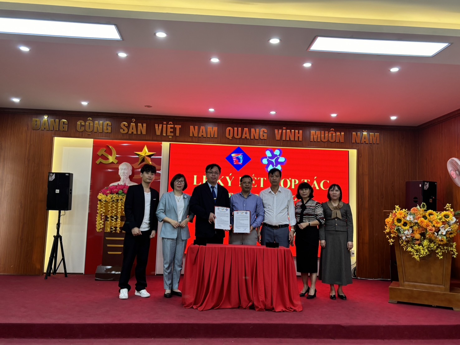 2025台南應用科技大學與南越(胡志明市、頭頓市)、北越(富壽省、河內市)10幾所高中職簽訂MOU姊妹校合作意向書