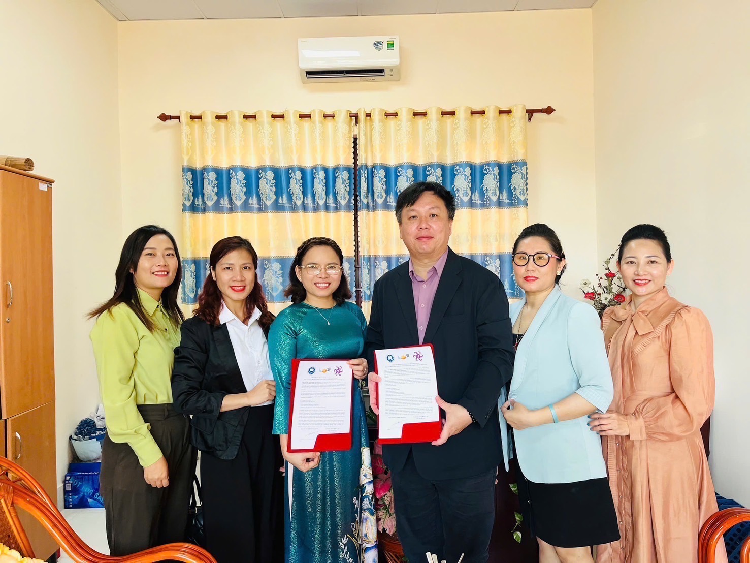 2025台南應用科技大學與南越(胡志明市、頭頓市)、北越(富壽省、河內市)10幾所高中職簽訂MOU姊妹校合作意向書