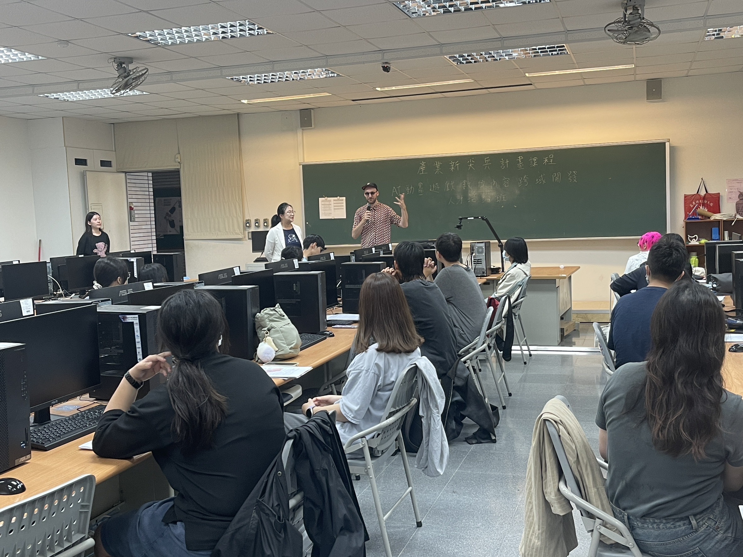 台南應用科技大學推動「產業新尖兵」AI動畫跨域課程盛大開訓 學員最高可獲逾6萬元補助