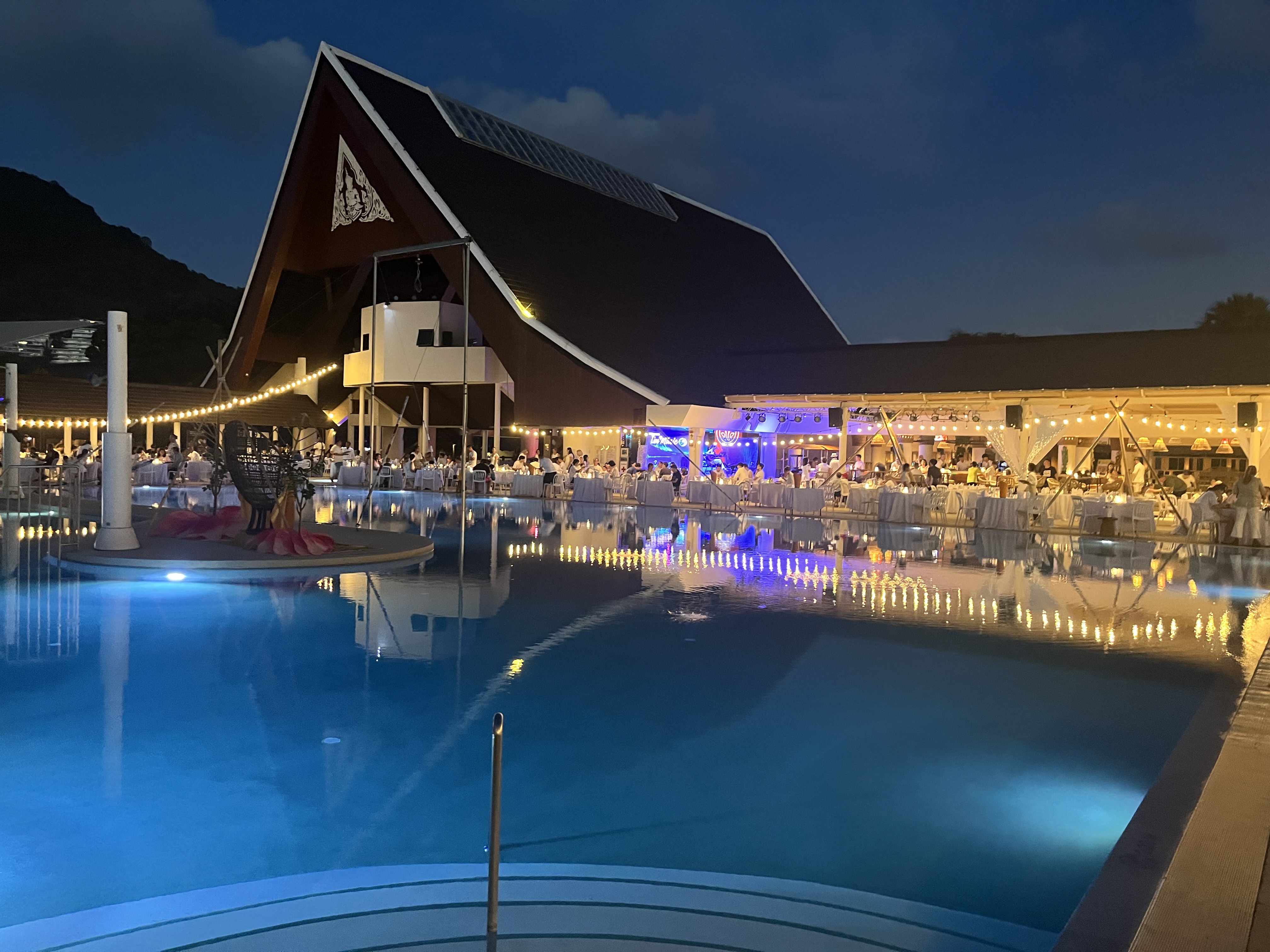 台南應用科技大學運動休閒與健康管理系學生赴泰國普吉島Club Med展開國際實習培育國際視野與實務經驗，接軌全球休閒產業