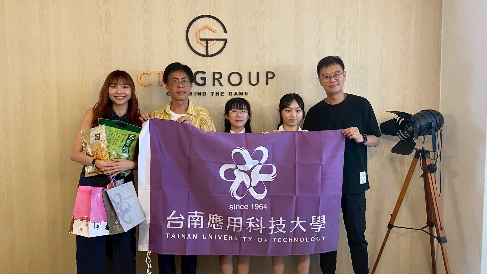 南應視傳10生赴馬來西亞四城實習築夢 執行教育部「學海築夢」計畫，師生攜手拓展設計國際視野